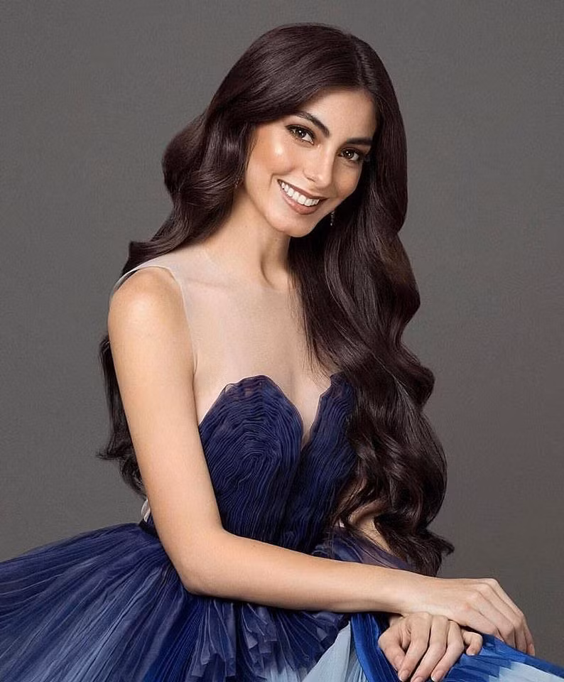 ve dep nong bong cua co gai vua dang quang hoa hau hoan vu ecuador