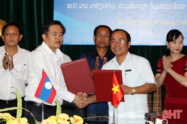 ha tinh bolykhamxay ky ket phoi hop trong cong tac gd dt