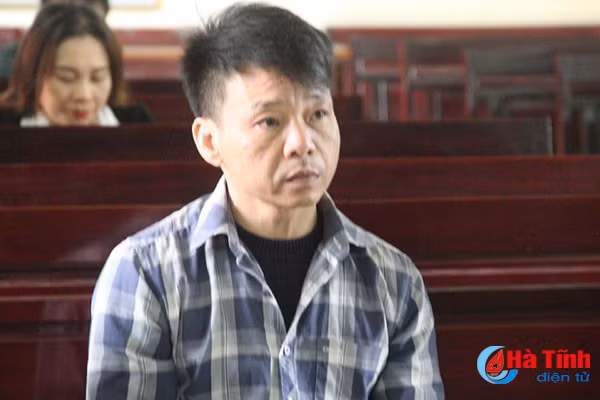 Truy tìm người đàn ông trong đêm đột nhập nhà phụ nữ dở trò đồi bại