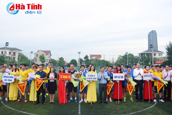 khai mac giai bong da nganh thong tin va truyen thong ha tinh