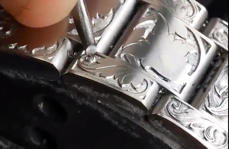 can canh dong ho rolex sang chanh duoc khac bang tay