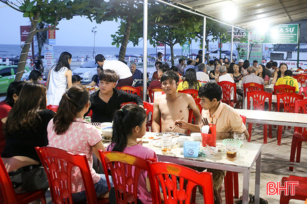 ngay giua tuan du khach van do ve bien thach hai