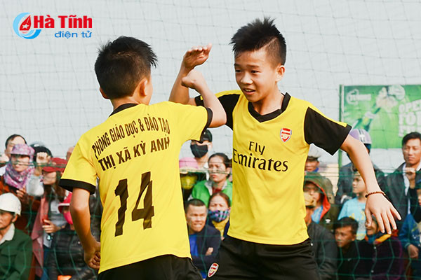 cau thu nhi ha tinh duoc pvf va slna tuyen chon