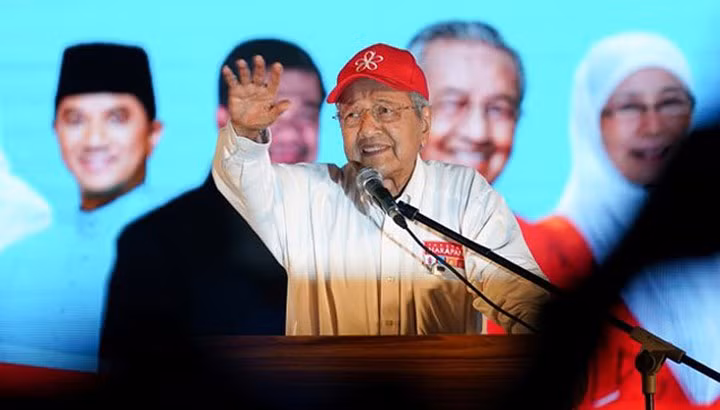 anh suc nong cua bau cu malaysia tang len tung gio