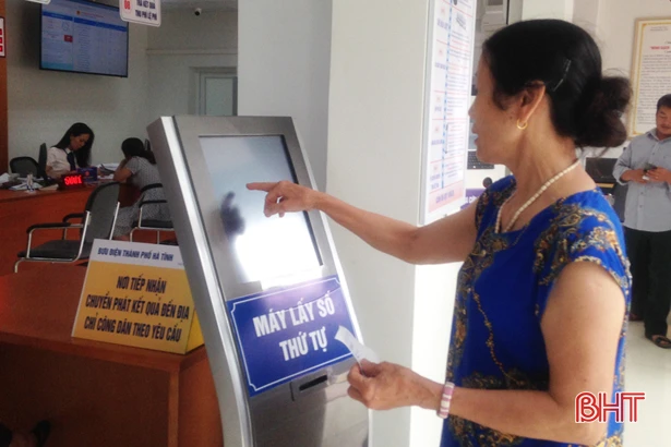 Tỷ lệ hồ sơ nộp trực tuyến tại Trung tâm Phục vụ hành chính công Hà Tĩnh đạt 5,6%