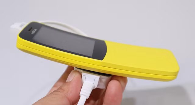 nokia nap truot 8110 ban tai viet nam vao giua thang 5 gia 1 7 trieu dong