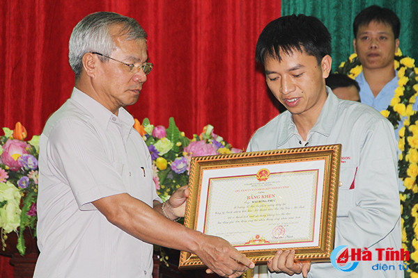 bo suu tap sang kien cua 2 cong nhan tre ha tinh