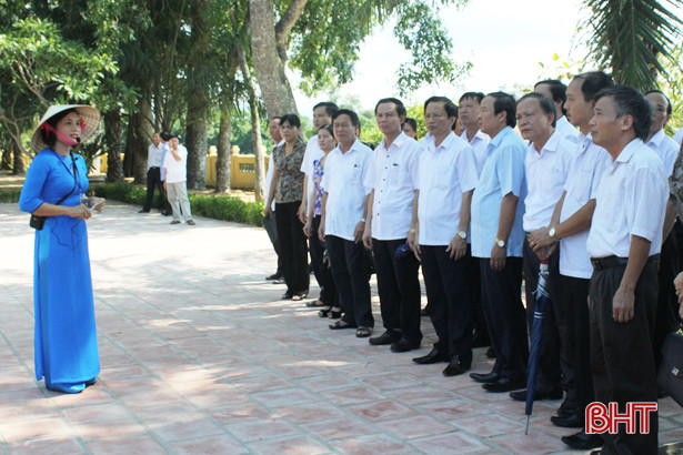 khu di tich nguyen du don 3 000 luot khach