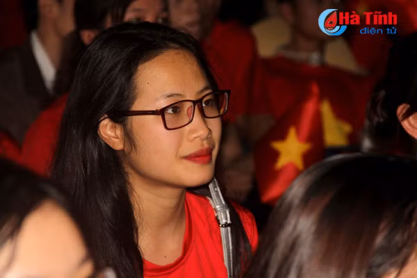 ngam nhung bong hong xinh dep co vu u23 viet nam tai tp ha tinh