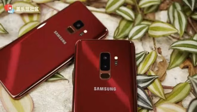 samsung am tham ra galaxy s9 va s9 plus mau do dep quy phai