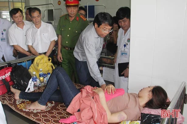 lanh dao ha tinh tham hoi nan nhan vu tngt tai ky anh