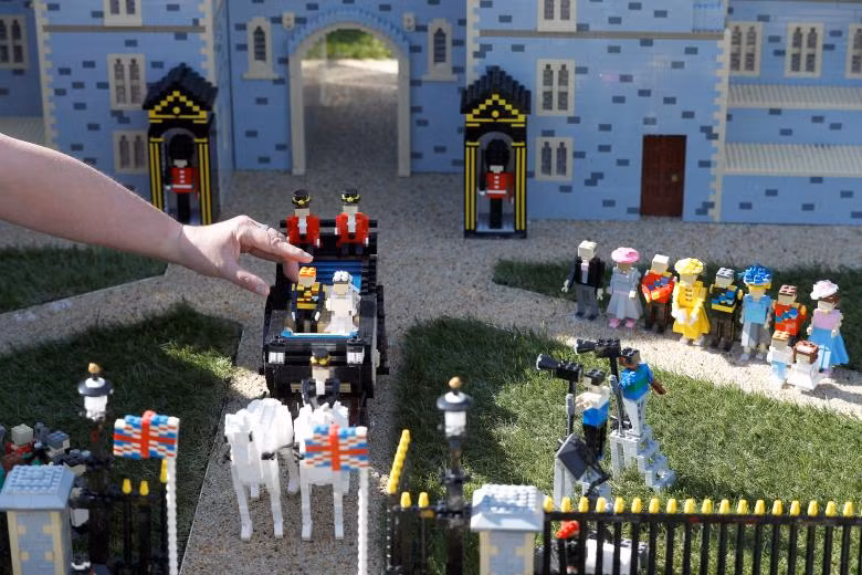 dam cuoi hoang gia anh qua mo hinh lego