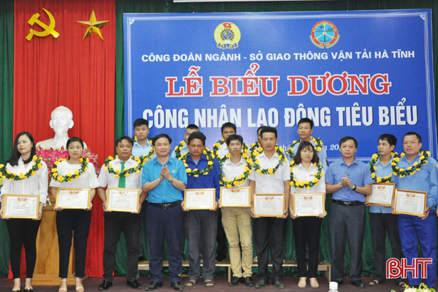 cong doan gtvt ha tinh bieu duong 15 cong nhan tieu bieu