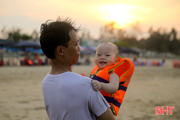 ngay giua tuan du khach van do ve bien thach hai