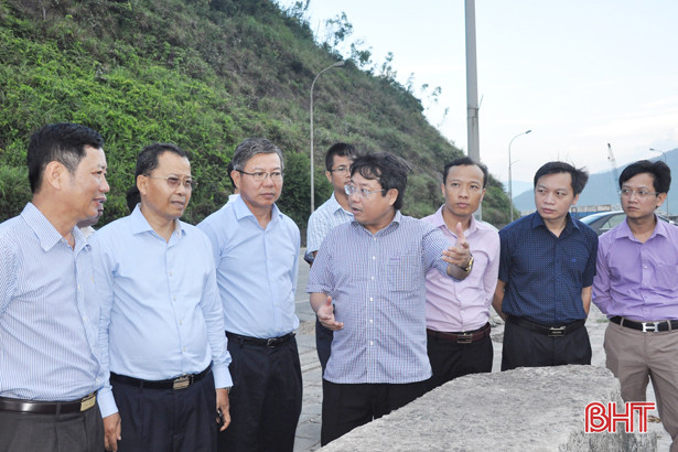doan cong tac lien nganh chdcnd lao tham quan cang vung ang