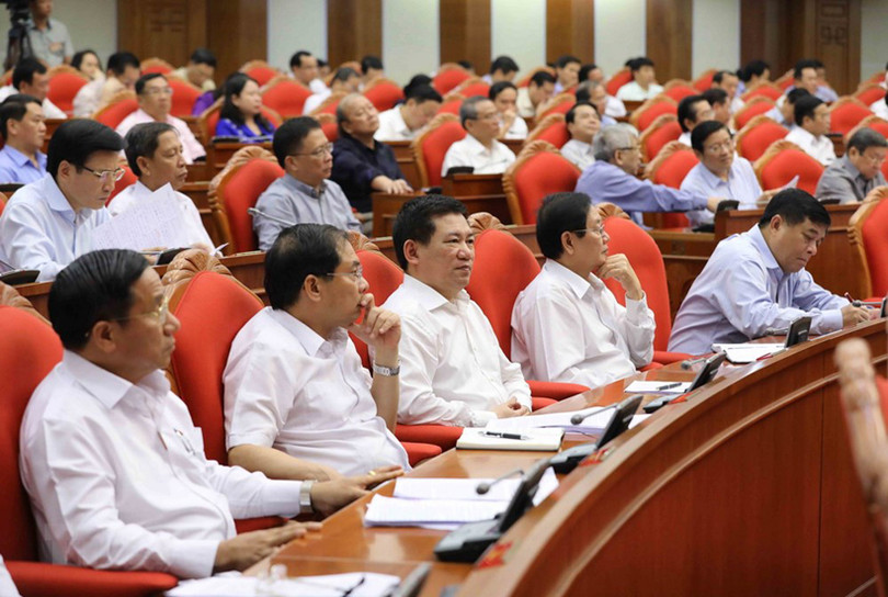 toan canh ngay lam viec thu hai cua hoi nghi trung uong 7