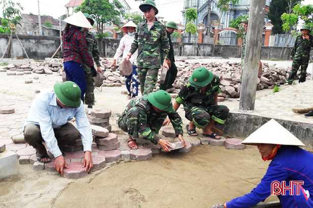 600 can bo huyen loc ha tham gia ngay thu 7 nong thon moi