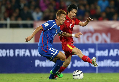 tuan anh trai long ve chan thuong khien fan ua nuoc mat