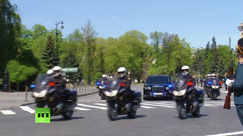 chiem nguong limousine chong dan dua tong thong putin toi dia diem dien ra le nham chuc