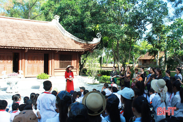 khu di tich nguyen du don 3 000 luot khach