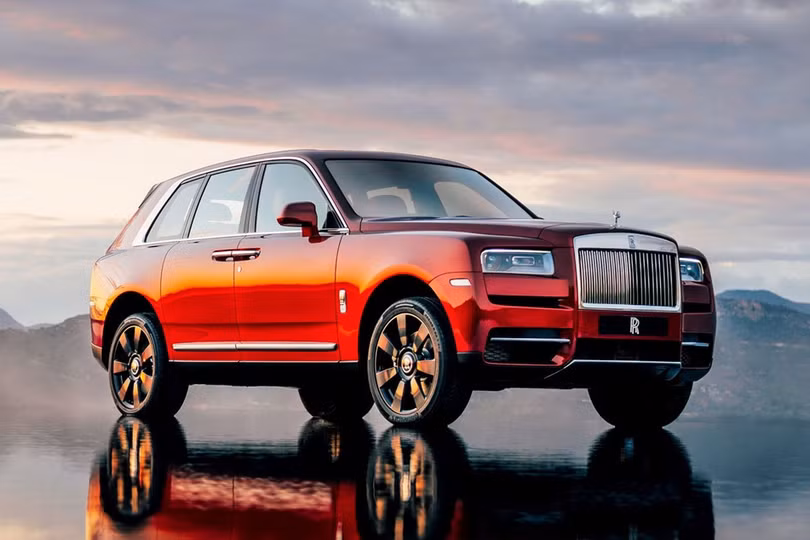 rolls royce cullinan doi thu dang gom cua bentley bentayga