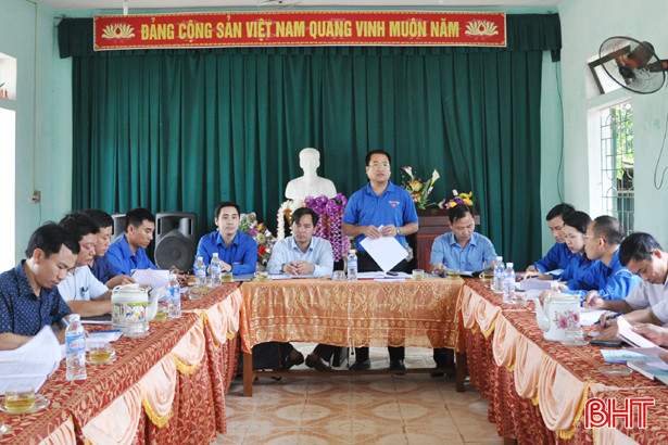 gan 400 nguoi dan huong khe duoc kham cap thuoc mien phi
