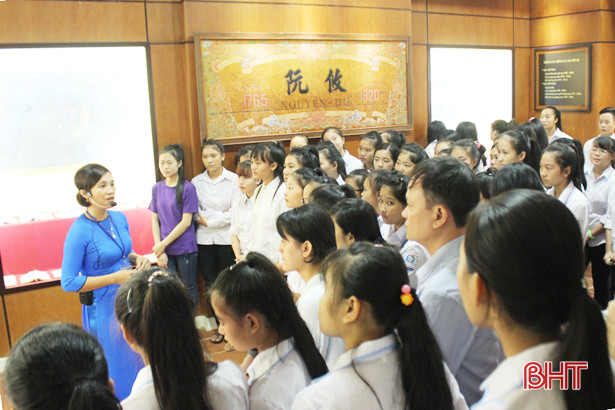 khu di tich nguyen du don 3 000 luot khach