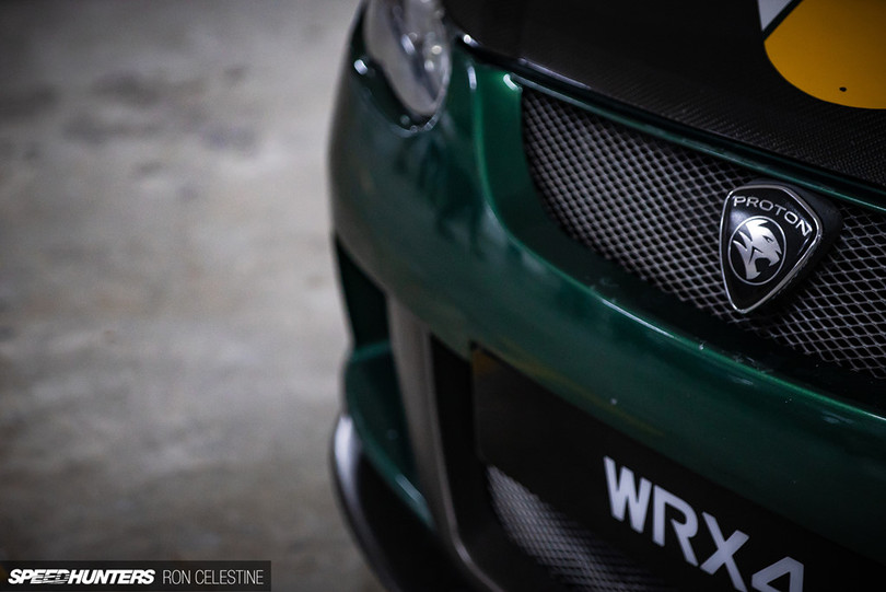 gioi choi xe malaysia trong con nghien xe nhat