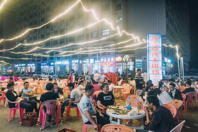 ben trong thanh pho iphone o trung quoc