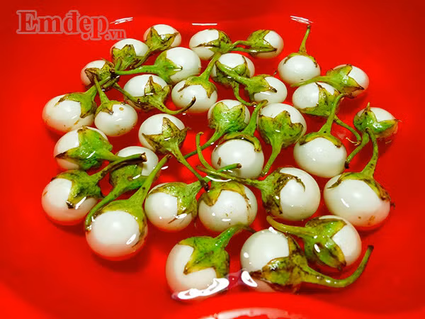 dang mua ca mach cac me them mot cach lam ca phao muoi gion ngon