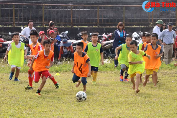 17 cầu thủ nhí trúng tuyển vào Trung tâm đào tạo bóng đá PVF