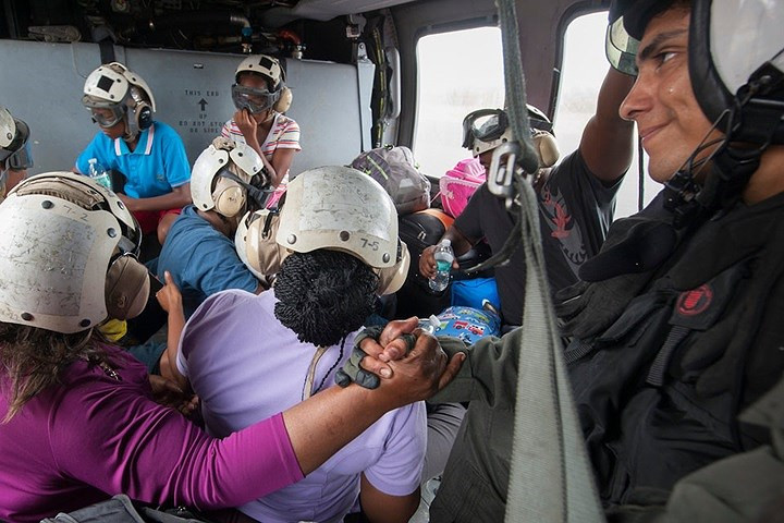 hinh anh an tuong it thay ve cac hoat dong ben trong hai quan my