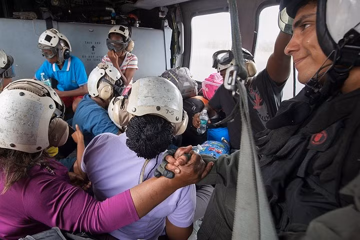 hinh anh an tuong it thay ve cac hoat dong ben trong hai quan my