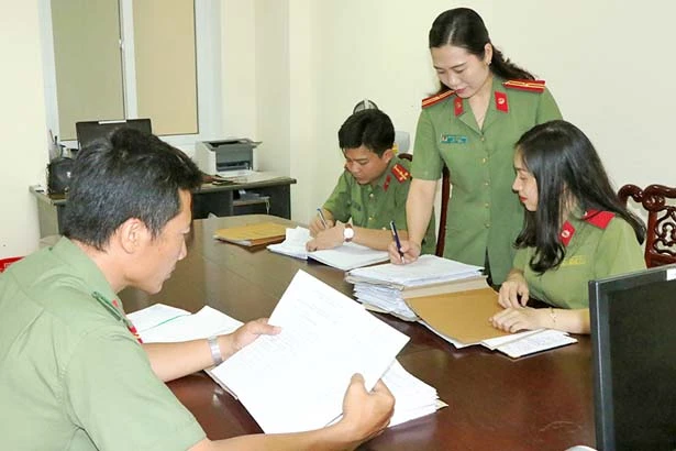 xay dung luc luong an ninh chinh tri noi bo cong an ha tinh ngay cang vung manh