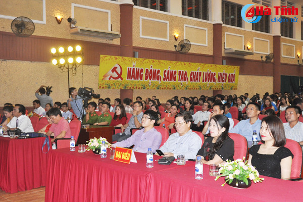 soi dong dac sac dem van nghe tri an thay co giao