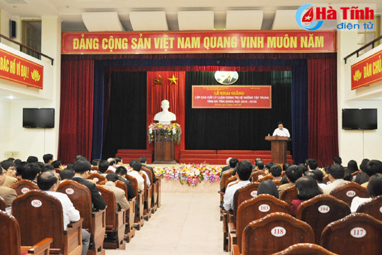 khai giang lop cao cap ly luan chinh tri khoa 2016 2018 tai ha tinh