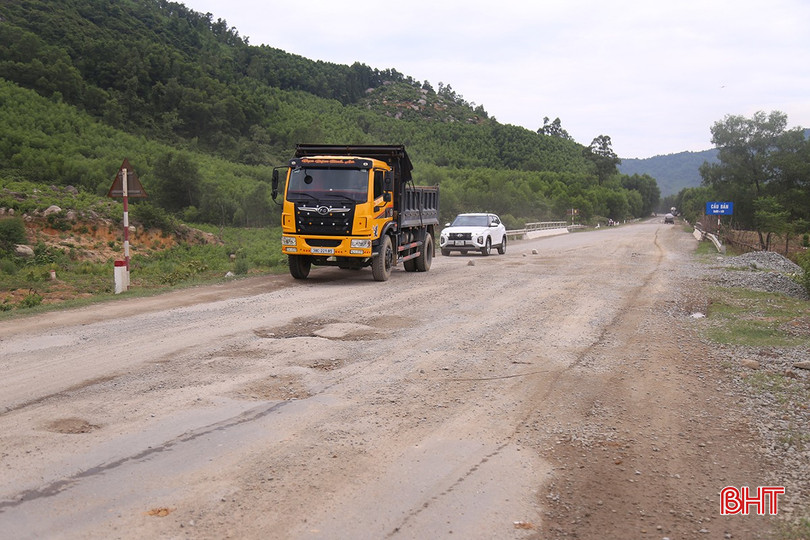 duong-ven-bien-hu-hong-8c.jpg