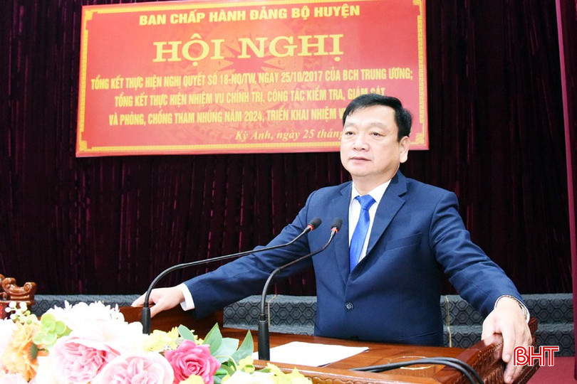 Bí thư Huyện ủy Kỳ Anh Hồ Huy Thành nhấn mạnh một số nhiệm vụ trong thời gian tới.