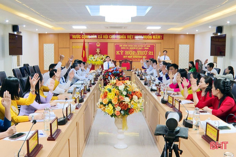100% đại biểu đã biểu quyết thông qua Nghị quyết về việc tán thành chủ trương sắp xếp đơn vị hành chính cấp xã