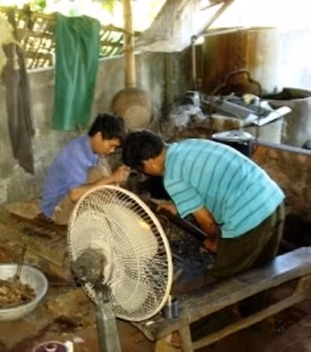 Làng rèn Trung Lương vẫn được duy trì và tạo việc làm cho hàng trăm lao động thị xã Hồng Lĩnh Làng rèn Trung Lương vẫn được duy trì và tạo việc làm cho hàng trăm lao động thị xã Hồng Lĩnh