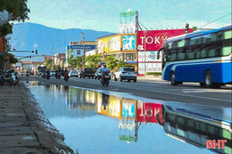 Nước tràn lên QL 1 qua Hà Tĩnh do cao trình kênh thoát nước bất hợp lý