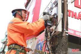 Phụ tải điện ở Hà Tĩnh tăng thế nào trong mùa hè này?
