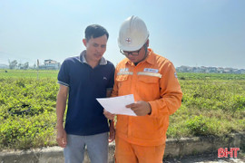Điện lực Hà Tĩnh tra soát công tơ, minh bạch hóa đơn tiền điện