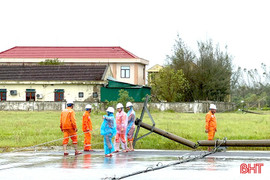 Điện lực Hà Tĩnh kiểm tra, phối hợp làm rõ sự việc cột điện gãy ở Xuân Lộc