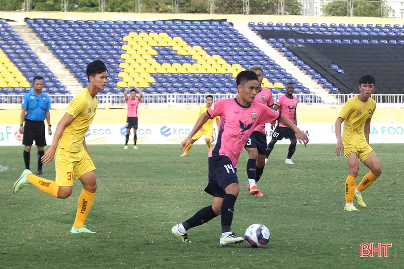 Hồng Lĩnh Hà Tĩnh sẵn sàng cho chuyến làm khách với Viettel khi V.League khởi động lại