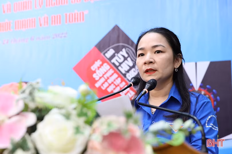 Mỗi cán bộ, người dân cần nâng cao nhận thức về hiểm họa ma túy với cộng đồng