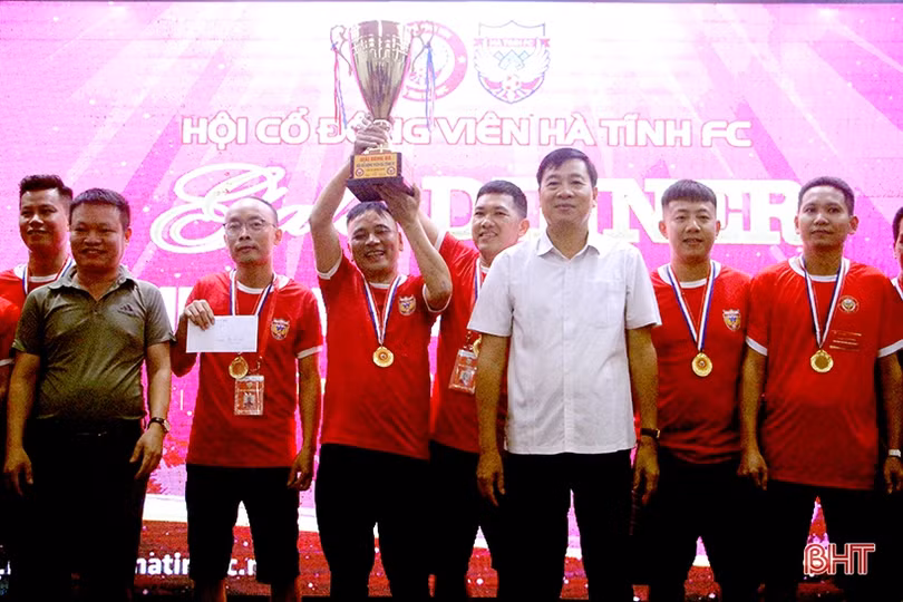 FC Bắc TP Hà Tĩnh vô địch Giải Bóng đá Hội cổ động viên Hà Tĩnh lần thứ 3