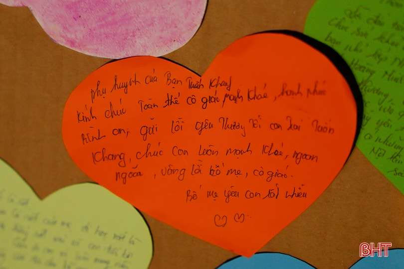 Trường Mầm non Trung Kiên trao chứng chỉ hoàn thành bậc học mầm non cho gần 100 học sinh