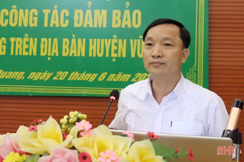 Nâng cao kiến thức pháp luật ATGT cho hơn 300 cán bộ các cấp ở Vũ Quang