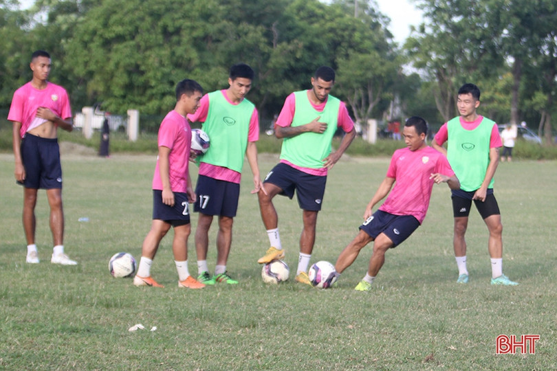 Tiền vệ Nguyễn Trọng Đại có buổi tập đầu tiên cùng đồng đội Hồng Lĩnh Hà Tĩnh